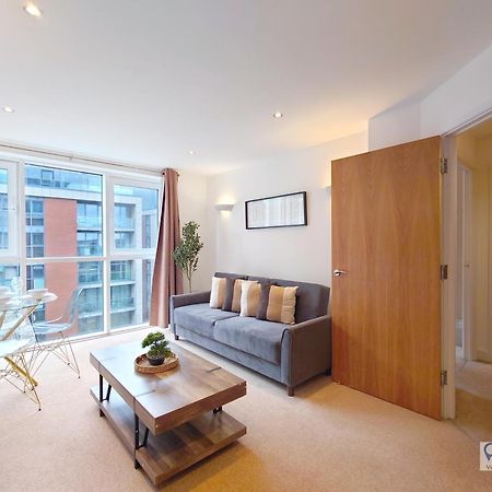 London Excel Stays - One Bed Apartment Екстер'єр фото